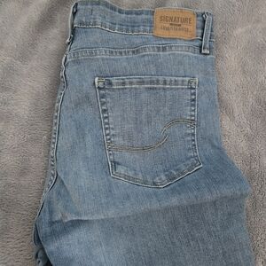 Signature by Levi Strauss Women's Straight Leg Jeans - Light Blue